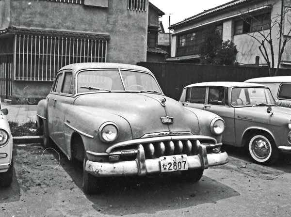 52-3a (103-76E) 1952 DeSoto(Plymouth ベースの輸出用格上げモデル）.jpg